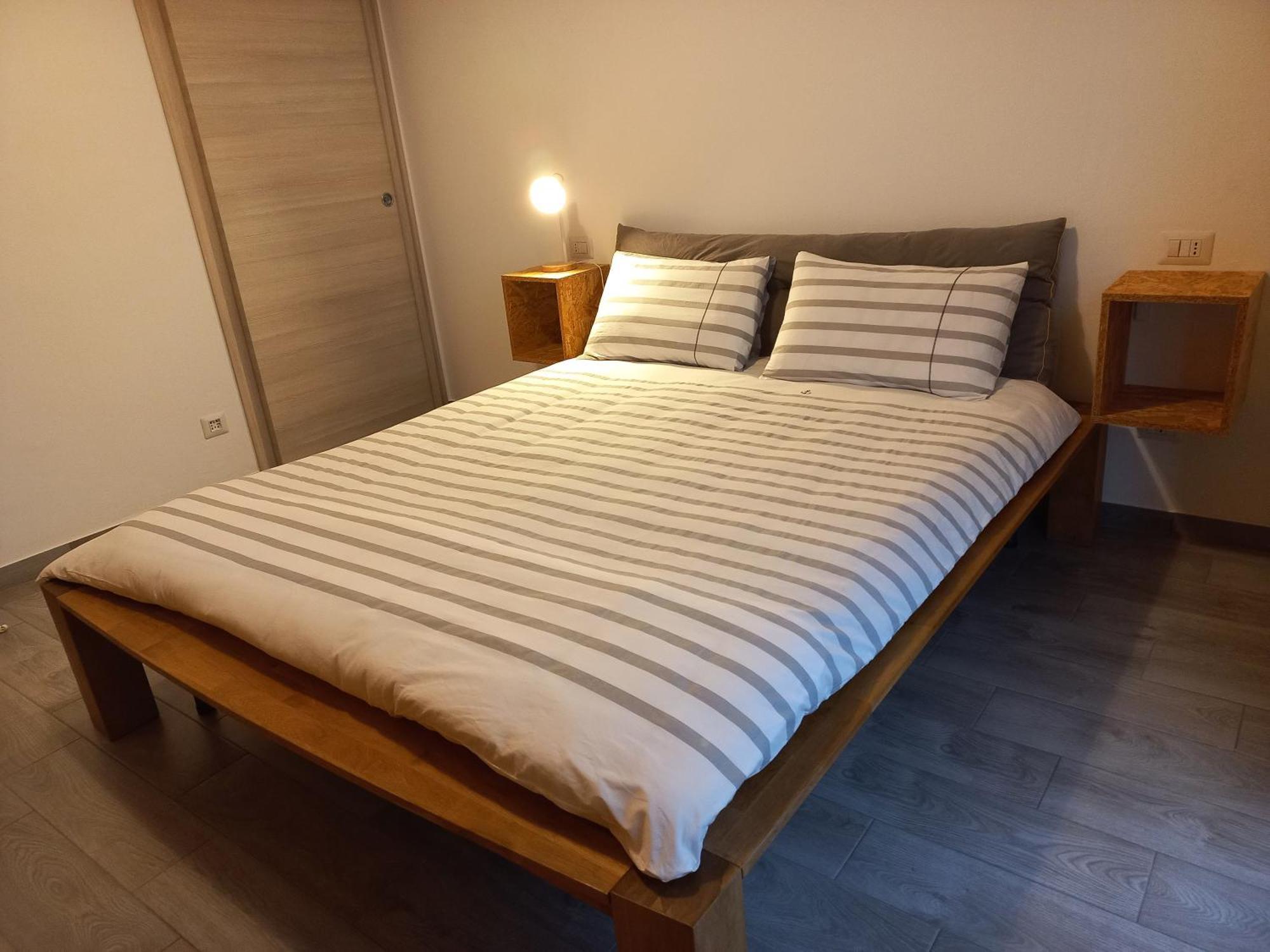 Appartamento Miralago Con Giardino Sul Lago Gavirate Bagian luar foto